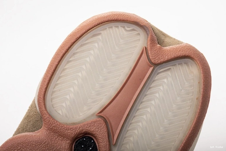 Low Retro 13 Stone Sepia  Jordan Clot AT3102-200 0101